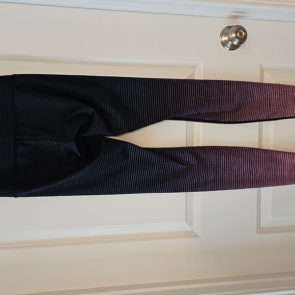 387. Lululemon Wunder Under Pant - Picture 5 of 9